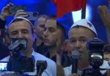 Albin Kurti viziton Mitrovicën e Jugut për të festuar fitoren e VV-së