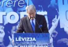 Berisha nga monumenti i Azem Hajdarit: “Azem ti je gjallë!” – Përkujtim i protestës së Dhjetorit 1990