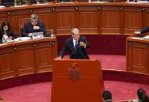 Berisha akuzon Ramën: “Nuk guxon të vijë në parlament për shkak të dosjes së tij”