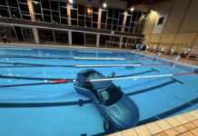 Makina bie në pishinë në Francë, shpëtohen nga mbytja nënë e bijë