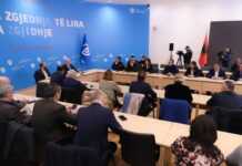 PD diskuton përshkallëzimin e aksionit opozitar, në tryezë edhe ideja e grevës së urisë