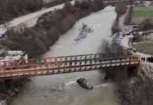 Banorët e Xhyrës rifitojnë lidhjen me qendrat e shërbimit pas rregullimit të urës së dëmtuar