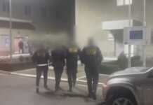 Elbasan, arrestohen tre persona për futje droge në burg, mes tyre nje familjare