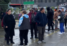 “Kemi mbetur në mes të katër rrugëve” – Banorët e lagjes 14 në Durrës kundërshtojnë aksionin e IKMT-së