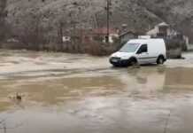 Alarm përmbytjesh në Fier: Lumenjtë rrezikojnë shtratin, uji arrin tokat dhe stacionet e ujësjellësit