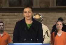 Floriana Garo: “Shteti ka rënë, rënia e qeverisë Rama varet nga ne”