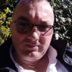 Ndahet nga jeta efektivi i policisë Eduart Biba, humbi kontrollin e mjetit pas arresti kardiak në autostradën Tiranë–Durrës