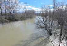 Përmbytje në Fier: Banorët e Petovës dhe Mbrostarit në kushte kritike