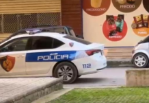 Fier: 29-vjeçari shpallet në kërkim pas përplasjes së qëllimshme të një çifti bashkëshortësh