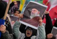 Nis ceremonia mortore për Ali Khamenein në Teheran, homazhe tre-ditore në vendin e lutjeve të Imam Khomeinit