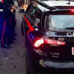 Trupi i pajetë i një të riu shqiptar gjendet në resort luksoz në liqenin Garda: Hetuesit shqyrtojnë pistën e vetëflijimit