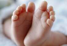 Tragjedi në Korçë: Ndërron jetë foshnja 2-muajshe pasi u transportua në QSUT