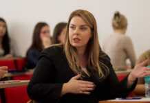 “Jam shtatzënë, kërkoj masë më të butë” – Hava Delibashi kërkon zëvendësimin e arrestit në shtëpi