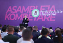 Zgjedhje të parakohshme në horizont? Lëvizjet në PS dhe tensionet e brendshme shtojnë spekulimet për një skenar të ri politik