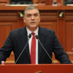 Blushi: “Kuvendi sot vjen erë naftë, Bordi i Transparencës është zhvatës”