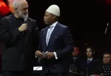 Rama i dorëzon dokumentet shqiptare Eric Adams: “Shpejt do mësoni edhe shqip”
