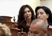 “Ti e quan Skënderbe dhe të flak”/ Berisha ironizon Spiropalin në Kuvend, socialistja i përgjigjet: “Je edhe denoncues, edhe garantues i sistemit”