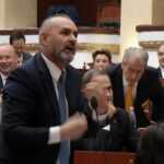 Tensione në Kuvend/ Peleshi përplaset me Manjën për procedurën dhe minutazhin e debatit