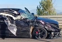 Aksident në autostradën Fier–Lushnjë/ Fuoristrada përplaset me kamionçinën te rrethrrotullimi i Kolonjës, dy të plagosur në spital