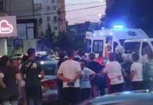 “Tentoi të grabiste ‘Big Market’, përplaset me policinë”/ Momenti kur i dyshuari shoqërohet me ambulancë pas incidentit