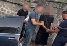 I maskuar dhe me kallashnikov hyri për të grabitur një banesë! Arrestohet 21-vjeçari, në pranga edhe bashkëpunëtori i një grabitjeje me dhunë