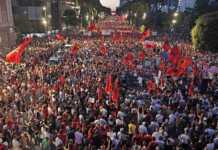 Protesta para Kryeministrisë hyn në ditën e 47-të/ Qytetarët kërkojnë largimin e Ramës: “Nuk do të tërhiqemi”