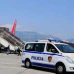 I dënuar me 11 vite e 6 muaj për vrasje, ekstradohet nga Shqipëria drejt Kosovës 50-vjeçari