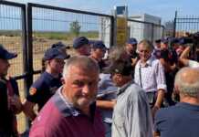 “Ndërprisni menjëherë punimet!”, banorët e Rrjollit përplasen me policinë: Do protestojmë çdo ditë