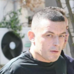Të shtëna në një lokal plazhi në Greqi, hetohet përfshirja e shqiptarit Alket Rizai: Dyshohet se qëlloi në ajër