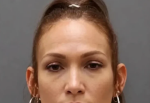“Për një moment mendova se ishte J.Lo”, 35-vjeçarja arrestohet për vjedhje dhe bëhet virale për ngjashmërinë me Jennifer Lopez